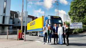 Übergabe des Elektro-LKW